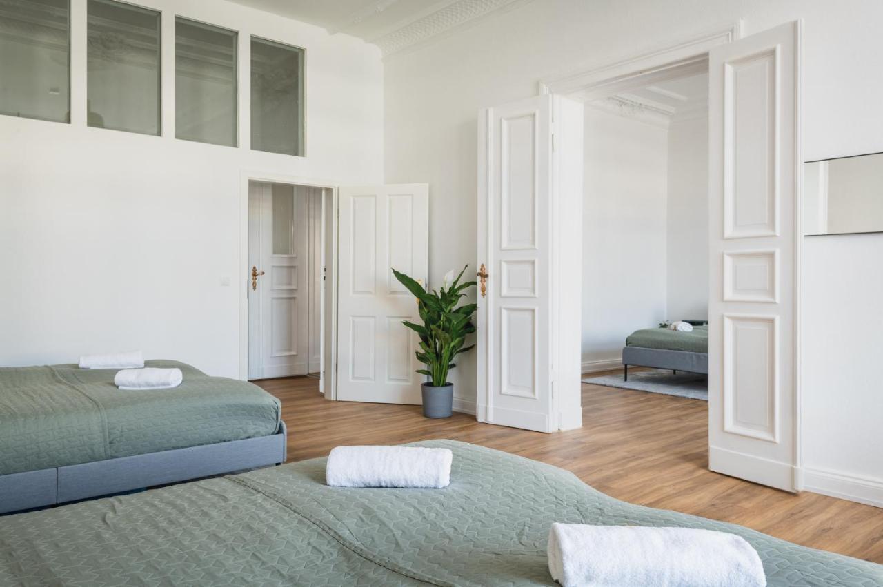 Riesiges Nahe Kudamm Sehr Schoner Altbau 123m2 Gross 12 Gaste * Berlino