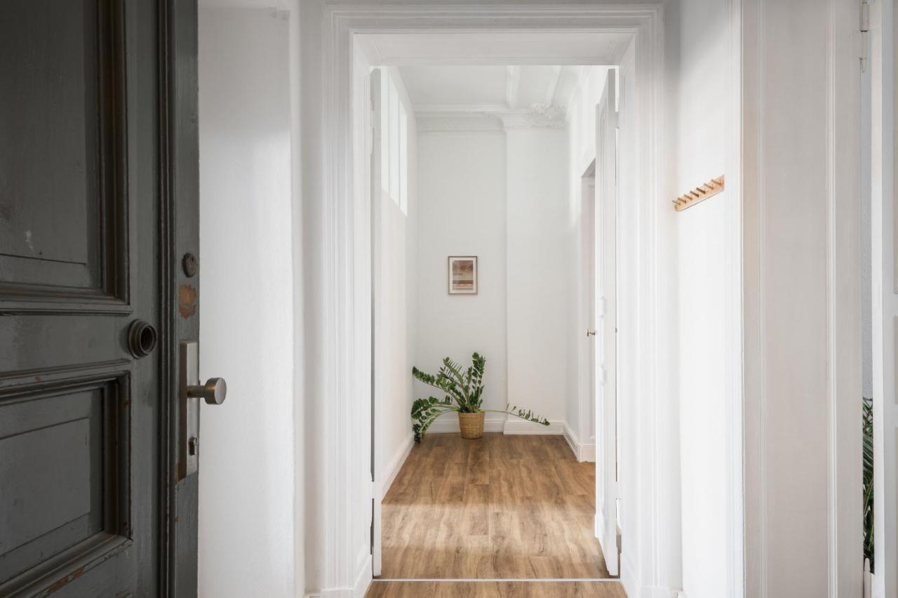 Riesiges Nahe Kudamm Sehr Schoner Altbau 123m2 Gross 12 Gaste Appartamento Berlino