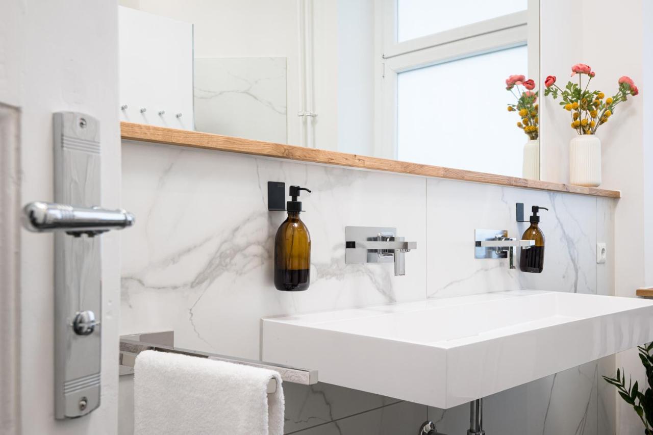 Riesiges Nahe Kudamm Sehr Schoner Altbau 123m2 Gross 12 Gaste Appartamento