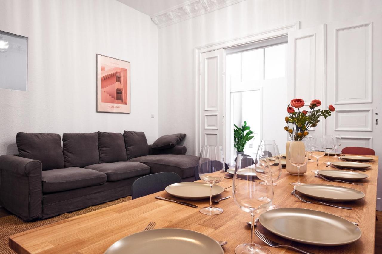 Riesiges Nahe Kudamm Sehr Schoner Altbau 123m2 Gross 12 Gaste Appartamento